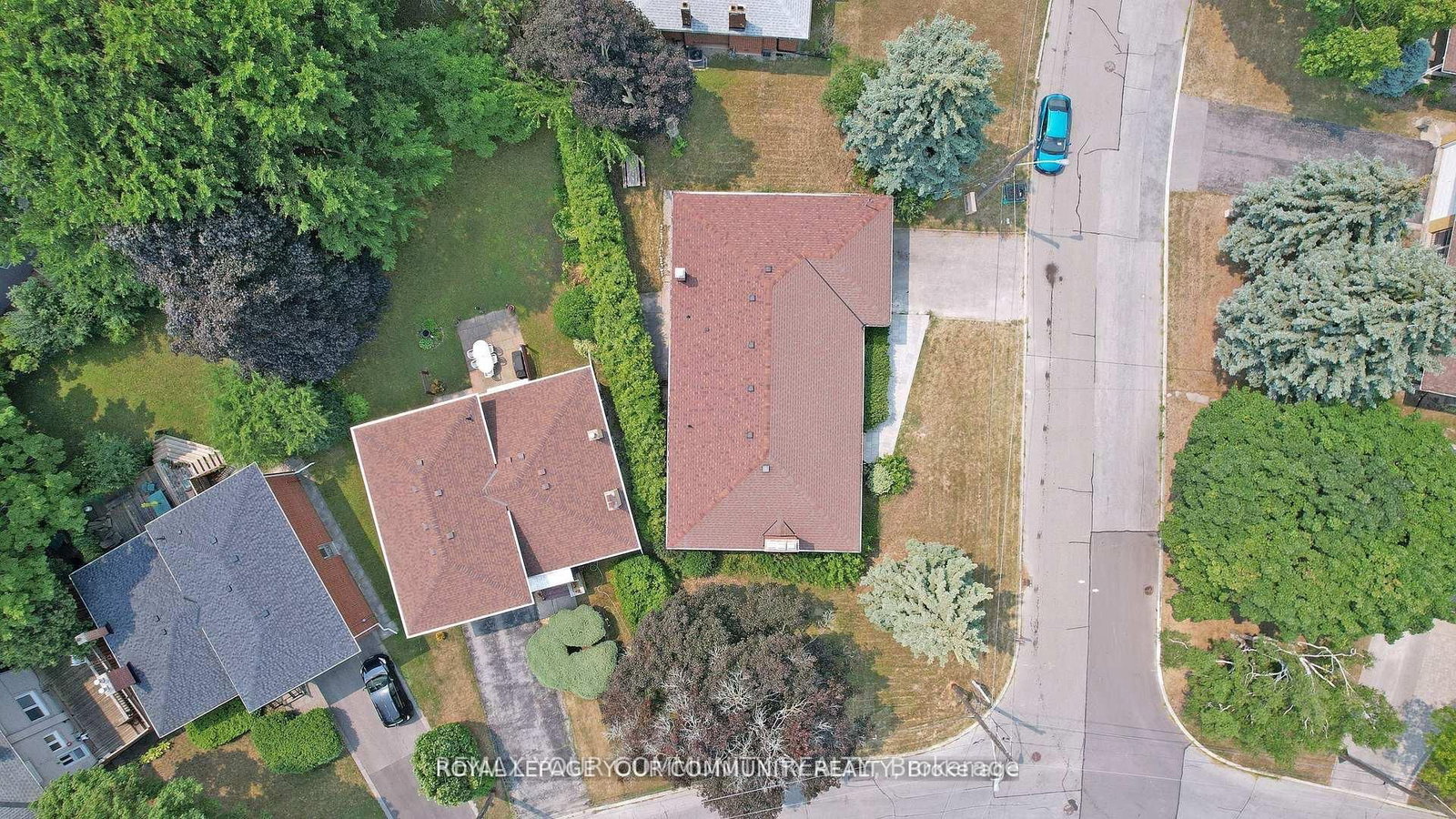 Detached House for sale at 39 Silverview Drive, Toronto, Ontario, M2M 2B5 - Newtonbrook East - MLS: C12963182