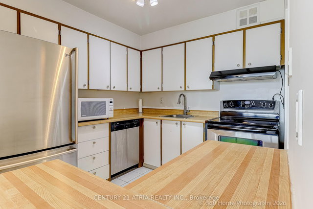 513 - 20 Fashion Roseway