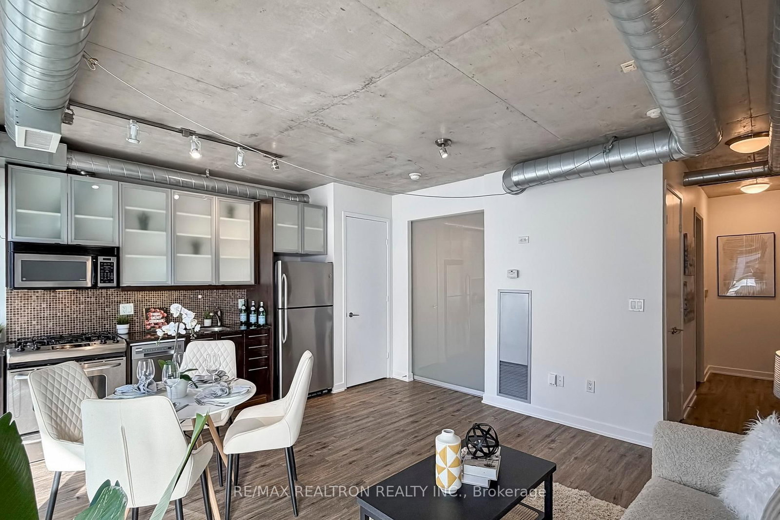 Condo for sale at 408-533 Richmond Street, Toronto, Ontario, M5V 3Y1 - Waterfront Communities C1 - MLS: C12963558