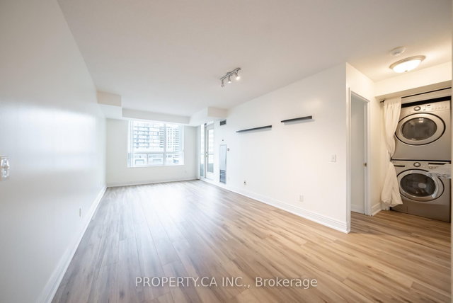 911 - 238 Doris Avenue