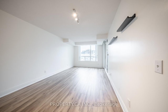 911 - 238 Doris Avenue