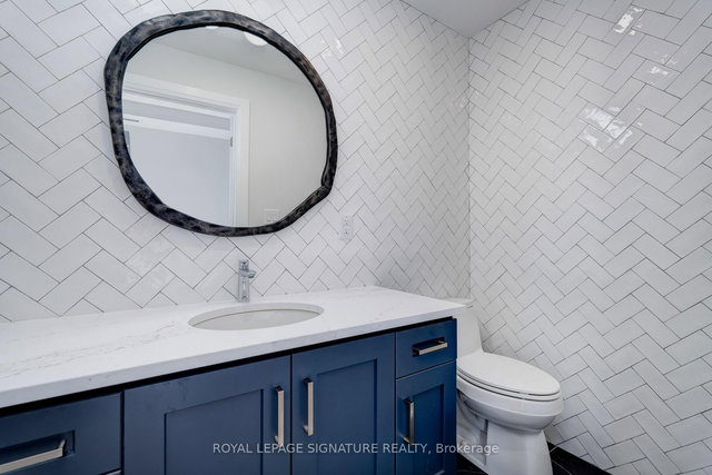 3 - 225 CARLTON Street