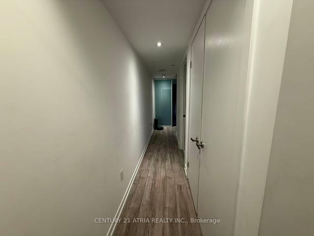 1613 - 77 Shuter Street