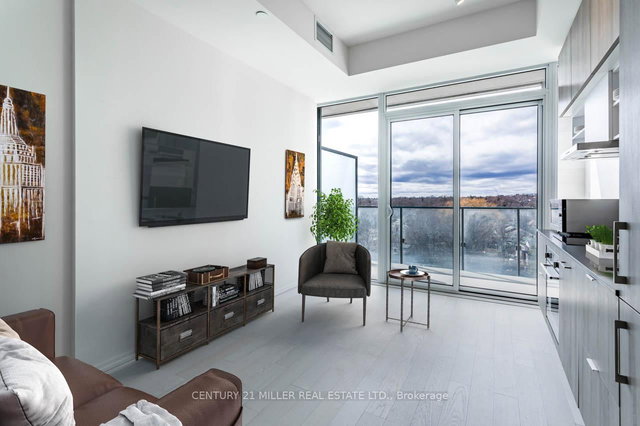 927 - 8 Hillsdale Avenue E