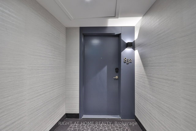 832 - 543 Richmond Street W