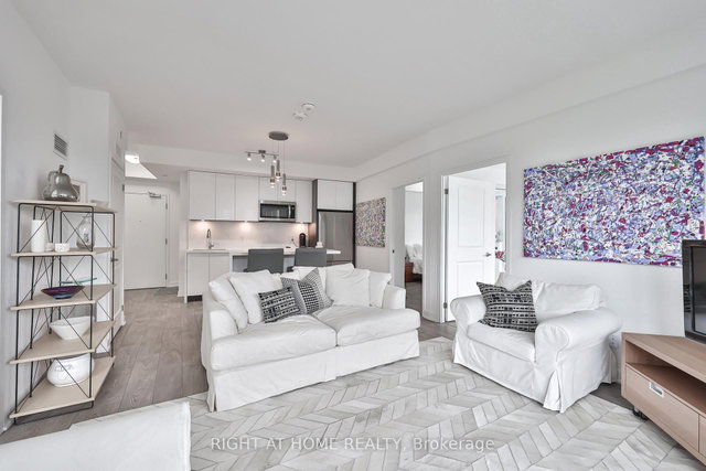 832 - 543 Richmond Street W
