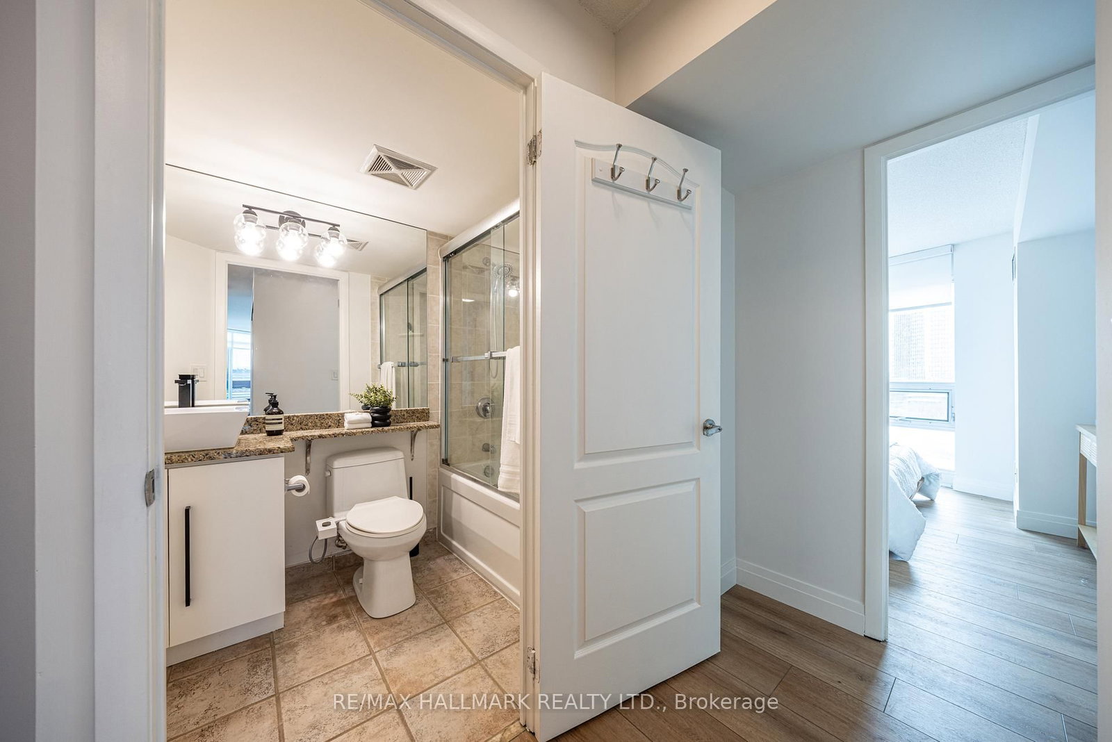 Condo for sale at 1120-231 Fort York Boulevard, Toronto, Ontario, M5V 1B2 - Niagara - MLS: C12964232