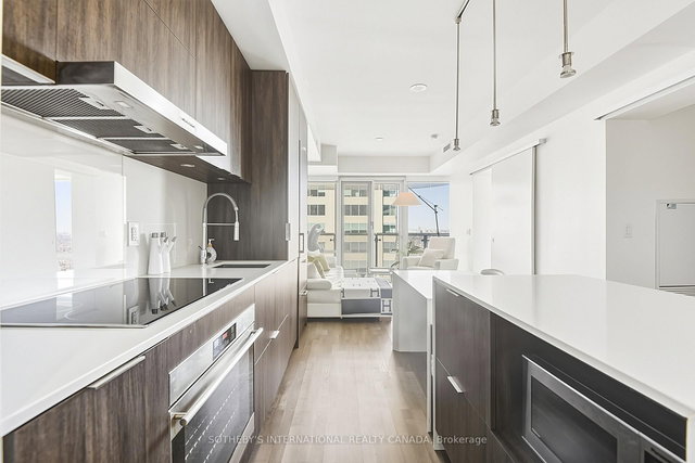 2712 - 1 Bloor Street E