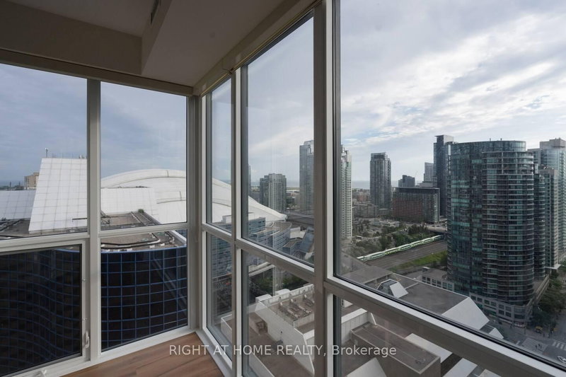 2512 - 300 Front St W, Toronto, M5V 0E9 | Image 2