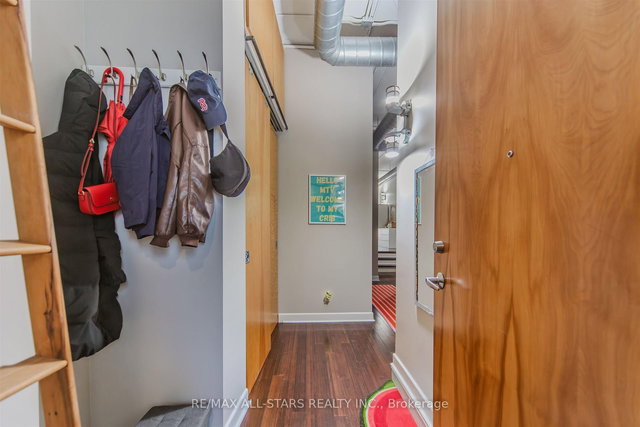 827 - 155 Dalhousie Street