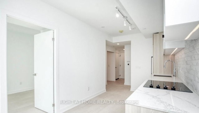 3009 - 252 Church Street