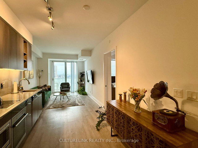 1914 - 101 Erskine Avenue