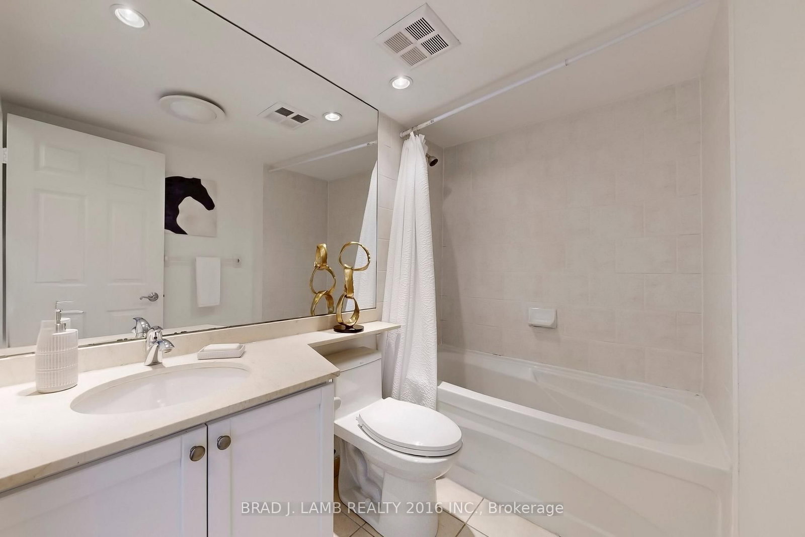 Condo for sale at 302-245 Davisville Avenue, Toronto, Ontario, M4S 3H4 - Mount Pleasant West - MLS: C12964892