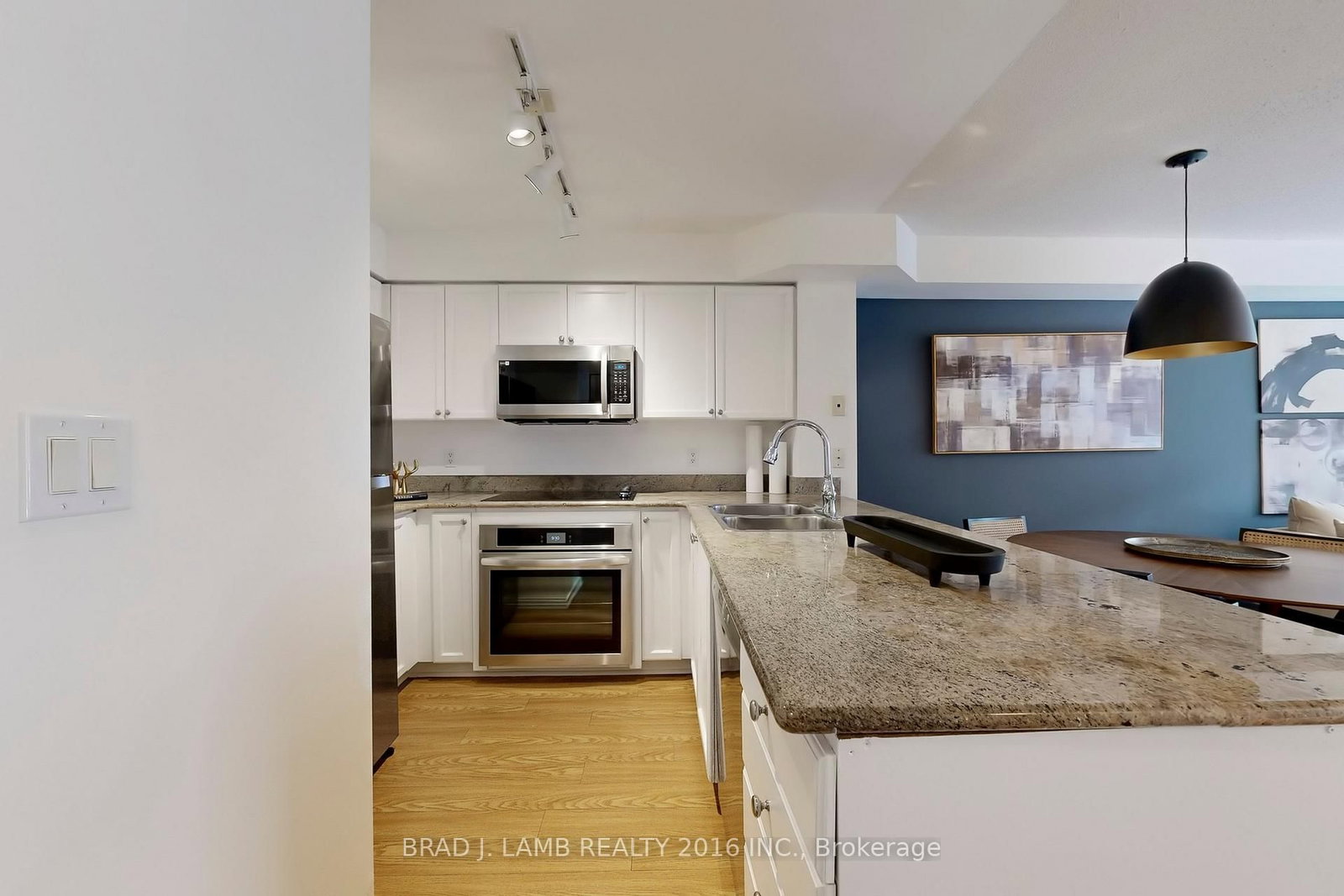 Condo for sale at 302-245 Davisville Avenue, Toronto, Ontario, M4S 3H4 - Mount Pleasant West - MLS: C12964892