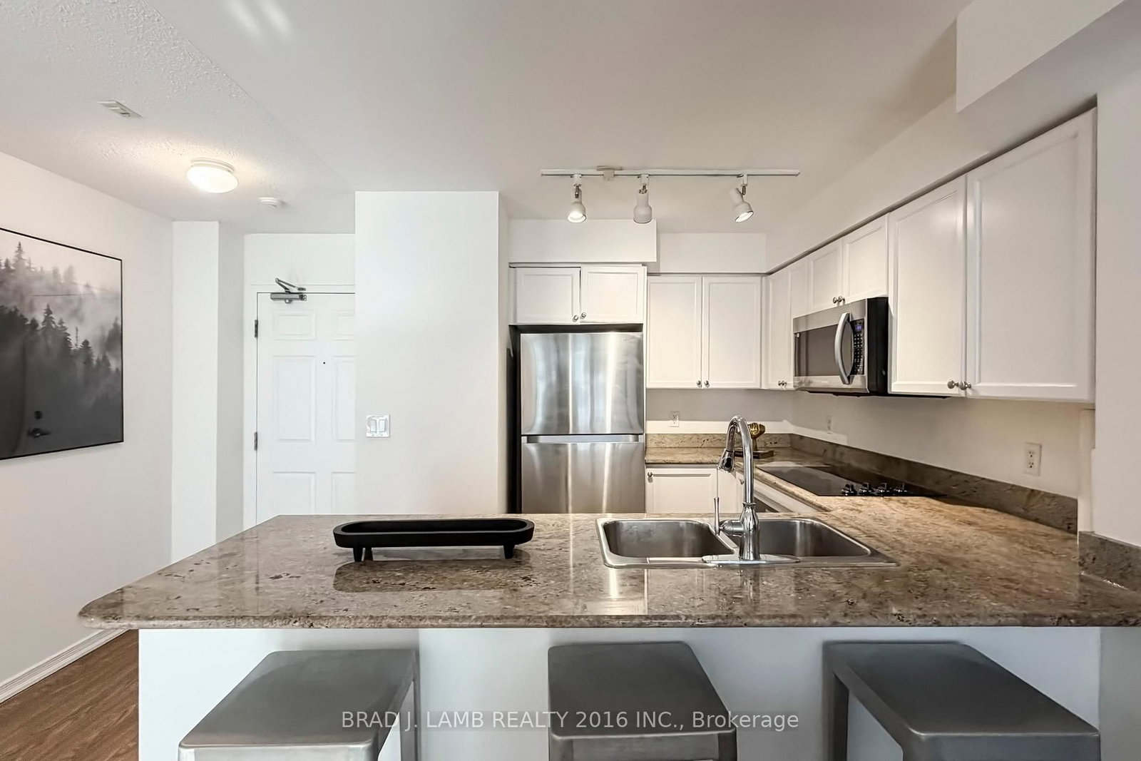 Condo for sale at 302-245 Davisville Avenue, Toronto, Ontario, M4S 3H4 - Mount Pleasant West - MLS: C12964892