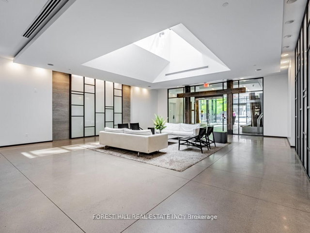 801 - 1030 King Street W