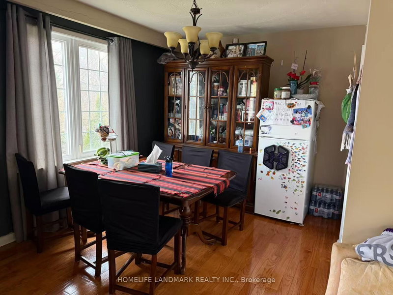 Main - 256 Patricia Ave, Toronto, M2M 1J8 | Image 3