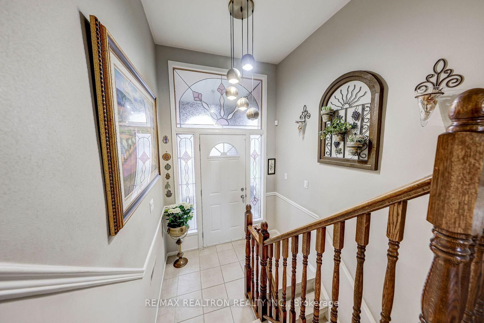 Detached House for sale at 15 Willimart Court, Toronto, Ontario, M2M 1G5 - Newtonbrook West - MLS: C12965168