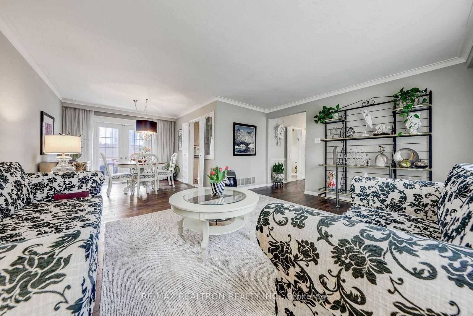 Detached House for sale at 15 Willimart Court, Toronto, Ontario, M2M 1G5 - Newtonbrook West - MLS: C12965168