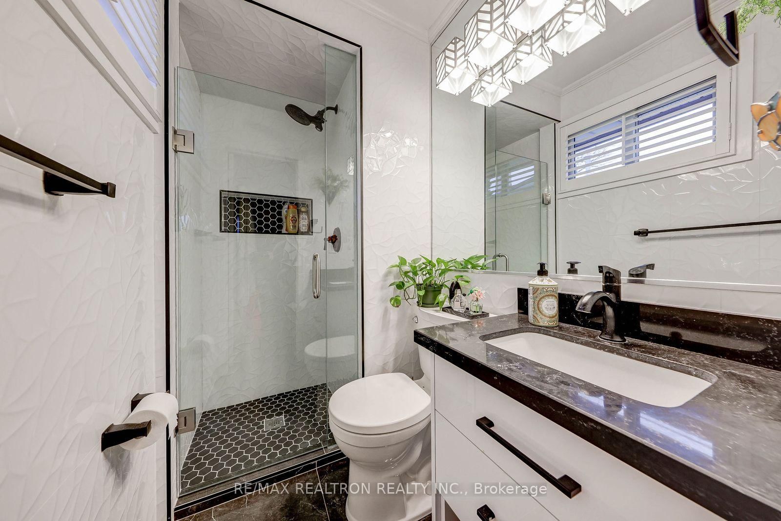 Detached House for sale at 15 Willimart Court, Toronto, Ontario, M2M 1G5 - Newtonbrook West - MLS: C12965168