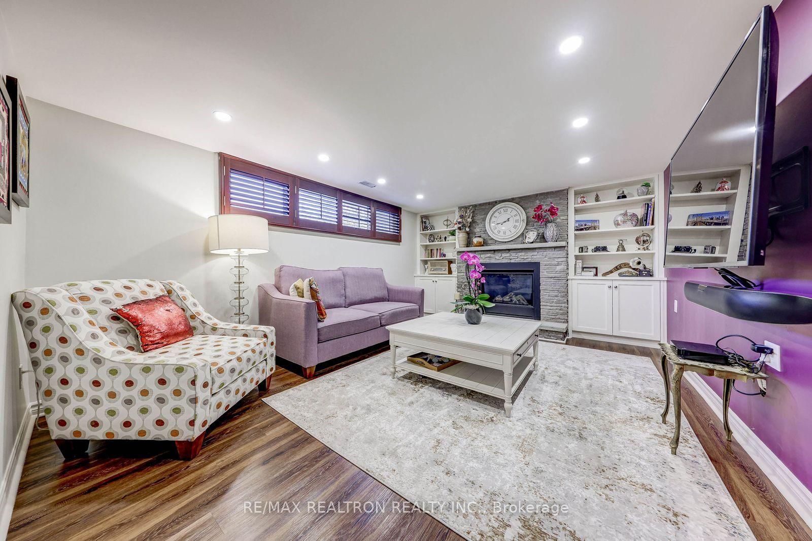 Detached House for sale at 15 Willimart Court, Toronto, Ontario, M2M 1G5 - Newtonbrook West - MLS: C12965168