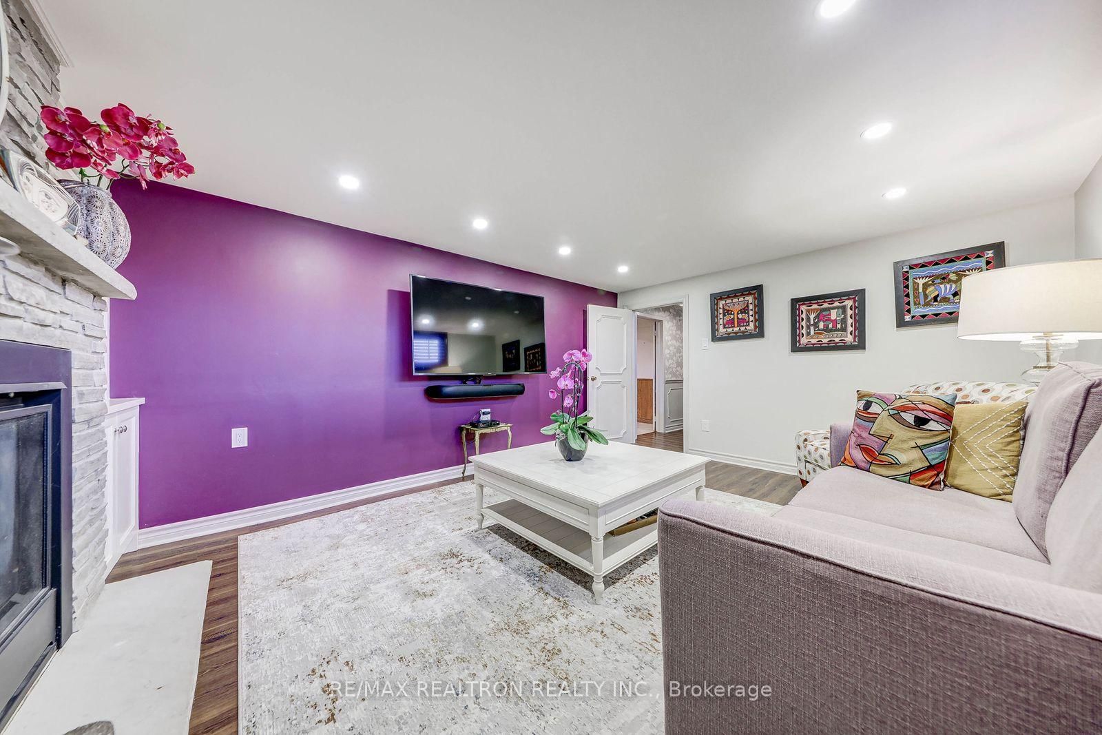 Detached House for sale at 15 Willimart Court, Toronto, Ontario, M2M 1G5 - Newtonbrook West - MLS: C12965168