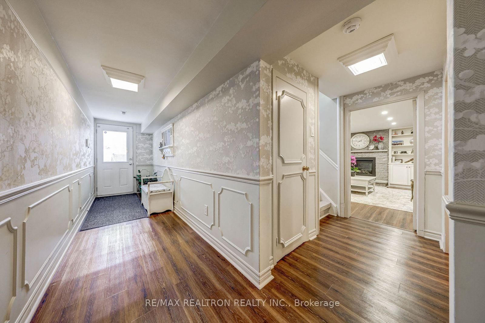 Detached House for sale at 15 Willimart Court, Toronto, Ontario, M2M 1G5 - Newtonbrook West - MLS: C12965168