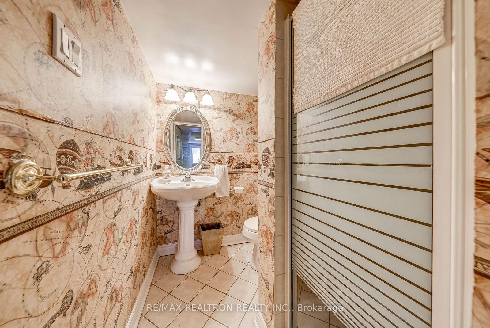 Detached House for sale at 15 Willimart Court, Toronto, Ontario, M2M 1G5 - Newtonbrook West - MLS: C12965168