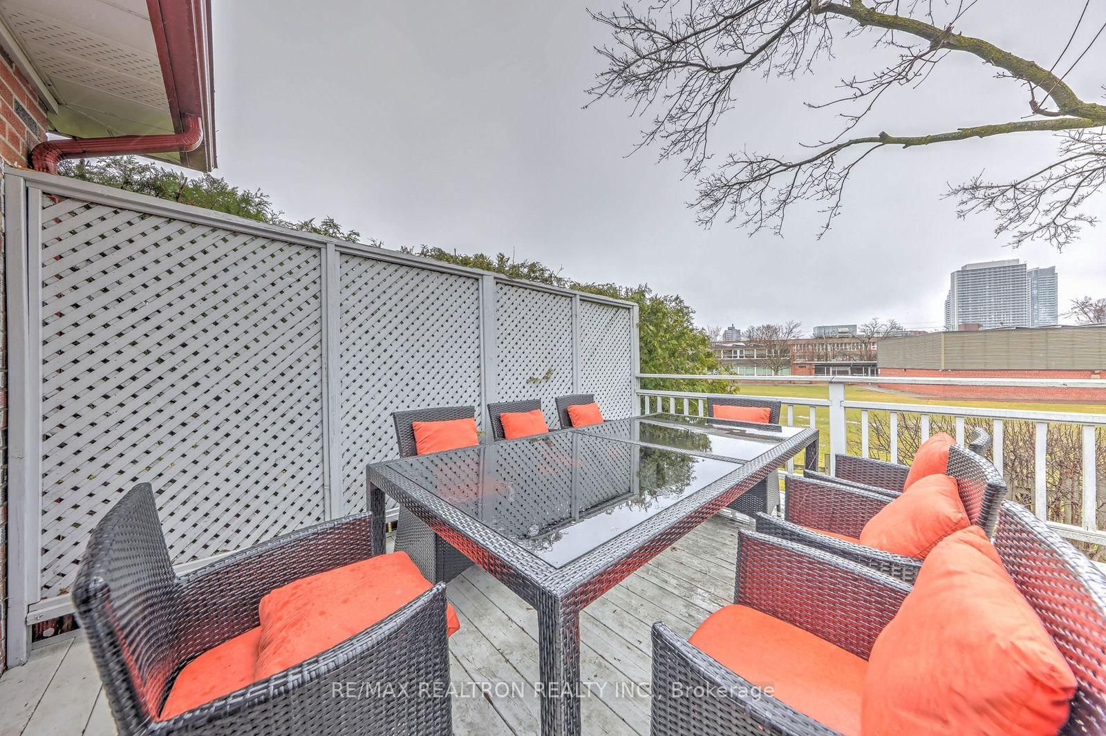 Detached House for sale at 15 Willimart Court, Toronto, Ontario, M2M 1G5 - Newtonbrook West - MLS: C12965168