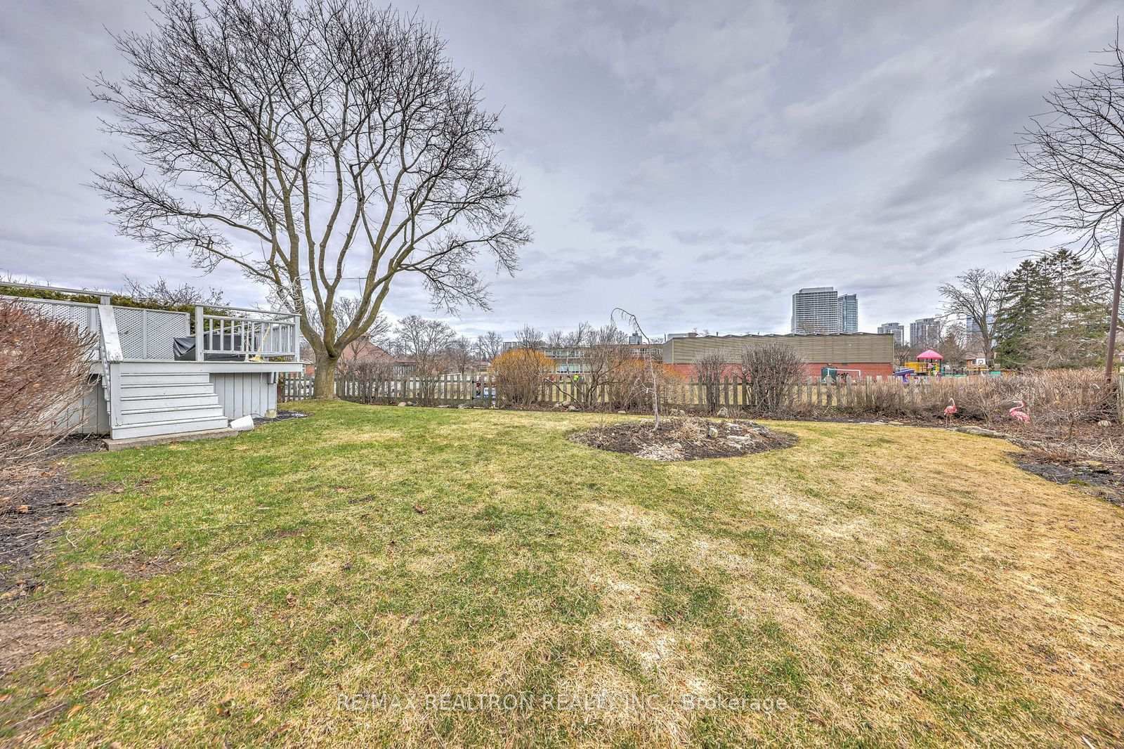 Detached House for sale at 15 Willimart Court, Toronto, Ontario, M2M 1G5 - Newtonbrook West - MLS: C12965168