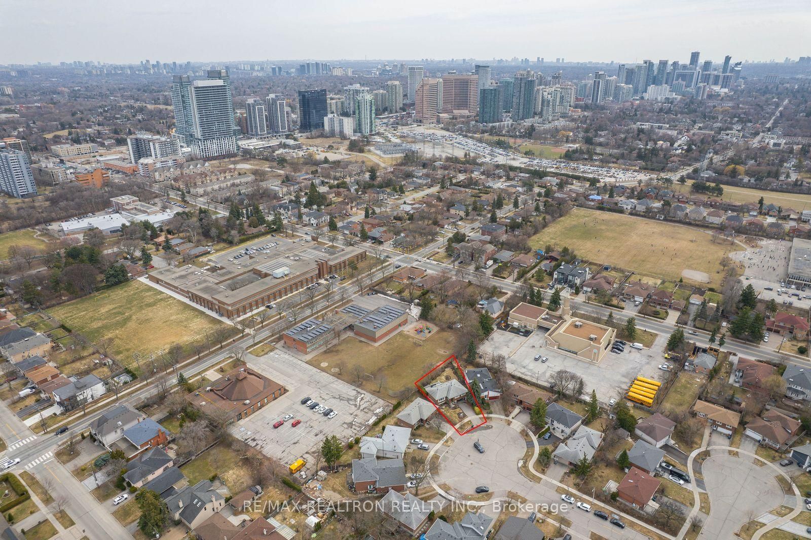 Detached House for sale at 15 Willimart Court, Toronto, Ontario, M2M 1G5 - Newtonbrook West - MLS: C12965168