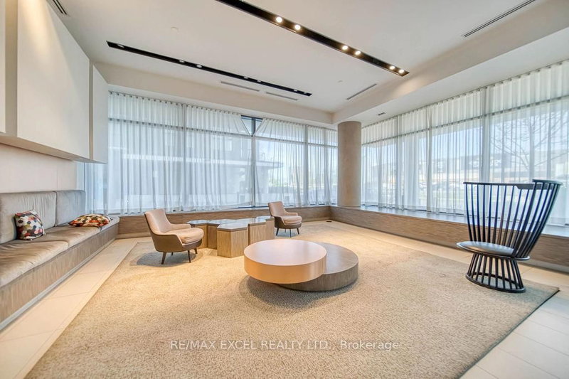 home for lease on 318-128 Fairview Mall Drive