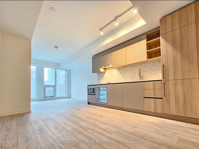 1212 - 55 Mercer Street