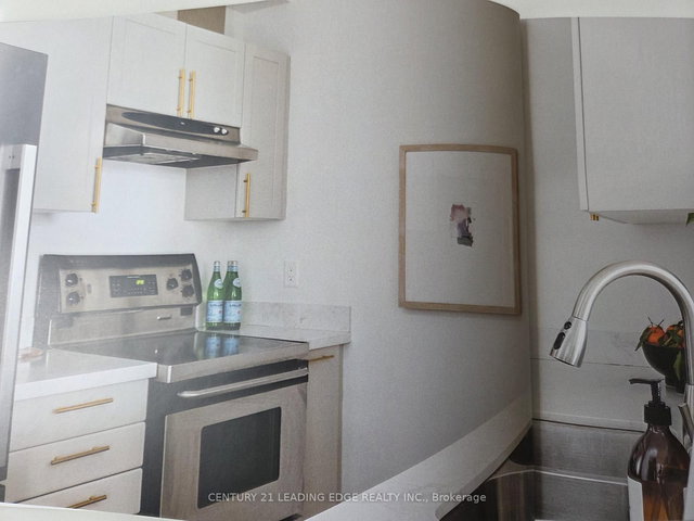 706 - 438 RICHMOND Street W