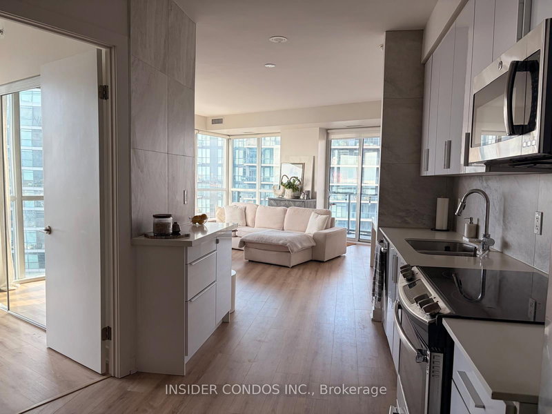 2512 - 20 Bruyeres Mews, Toronto, M5V 0G8 | Image 3