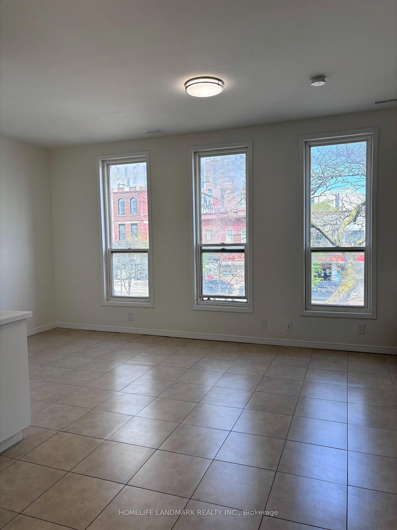 home for lease on 201-440 Spadina Avenue