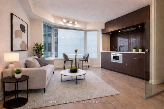 605 - 155 Yorkville Avenue