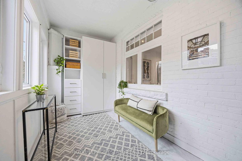 38 Kenwood Ave, Toronto, M6C 2R9 | Image 2