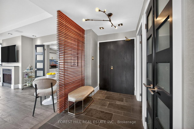 Up PH 3 - 298 Jarvis Street