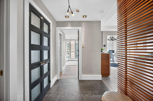 Up PH 3 - 298 Jarvis Street