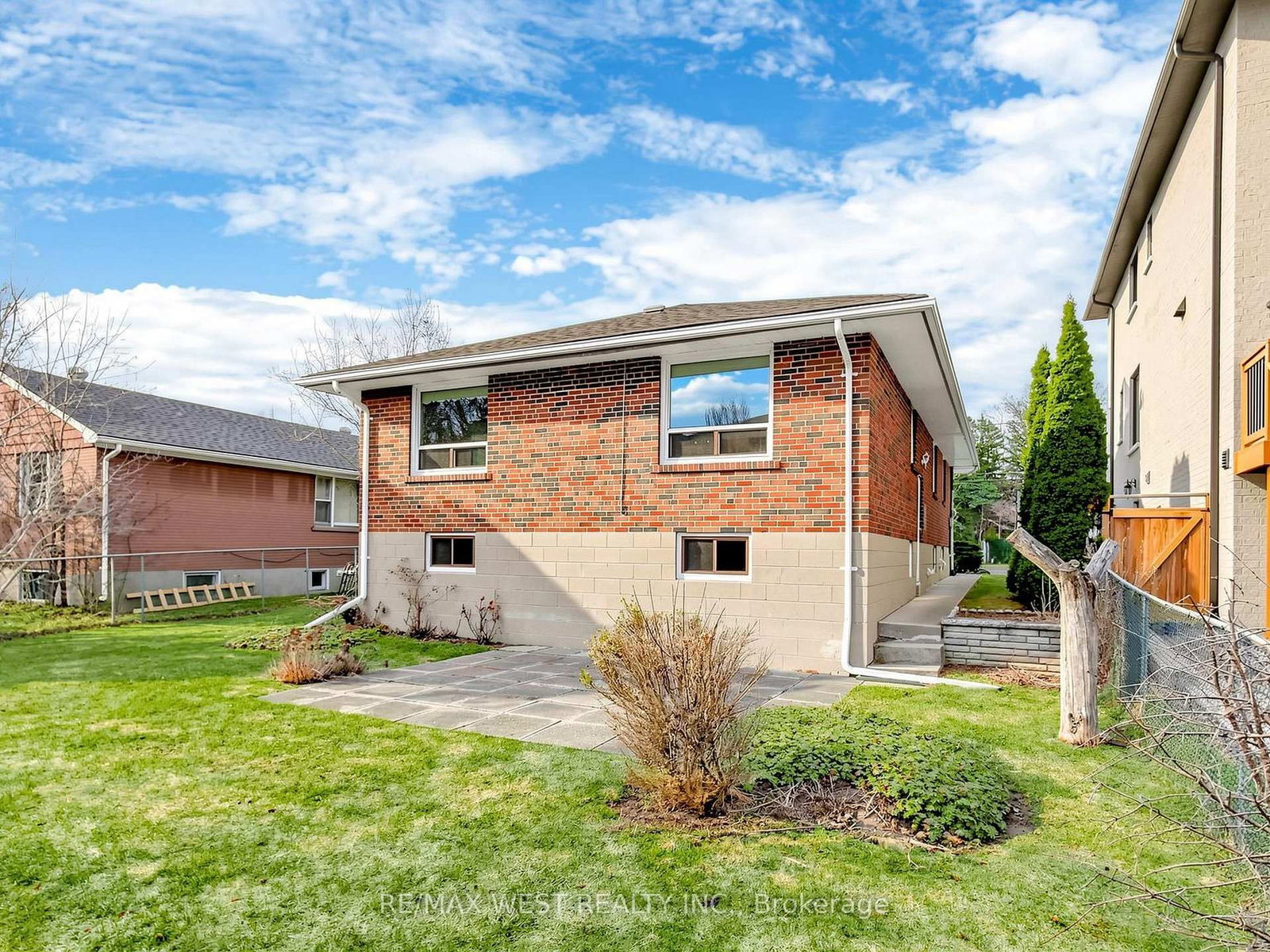 Detached House for sale at 53 Wedgewood Drive, Toronto, Ontario, M2M 2H4 - Newtonbrook East - MLS: C12966642