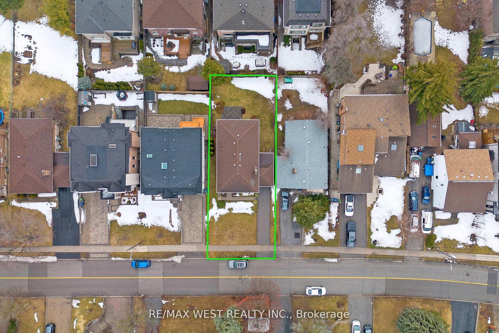 Detached House for sale at 53 Wedgewood Drive, Toronto, Ontario, M2M 2H4 - Newtonbrook East - MLS: C12966642