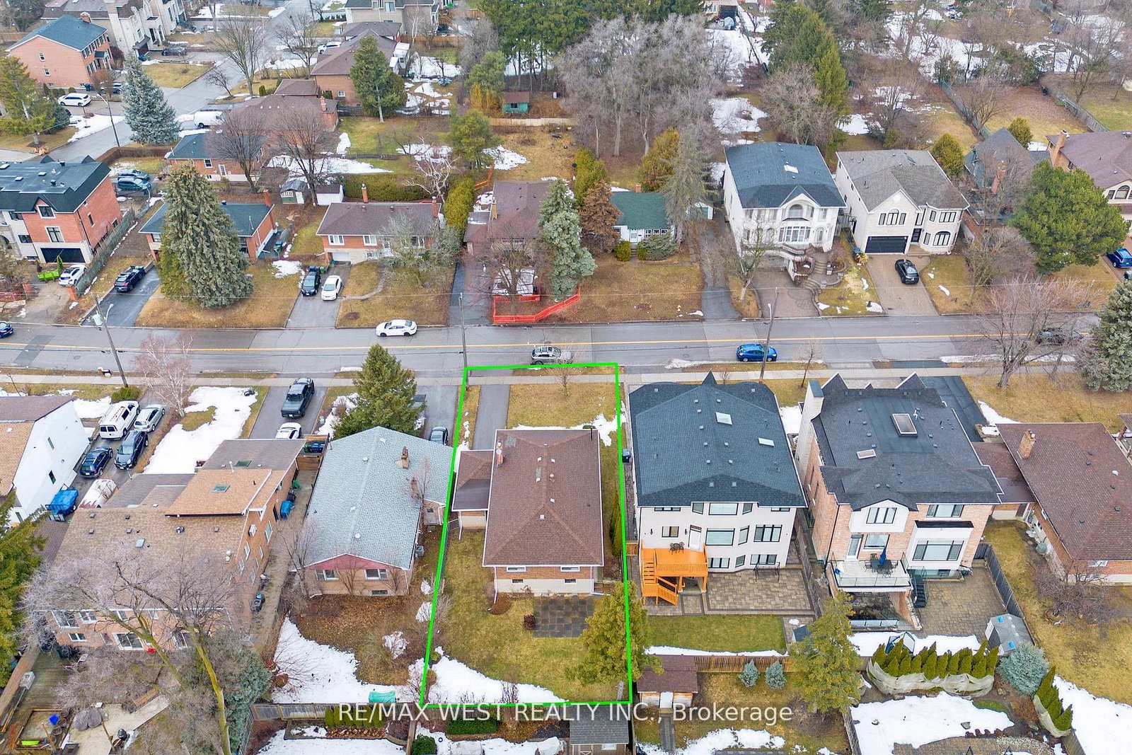 Detached House for sale at 53 Wedgewood Drive, Toronto, Ontario, M2M 2H4 - Newtonbrook East - MLS: C12966642