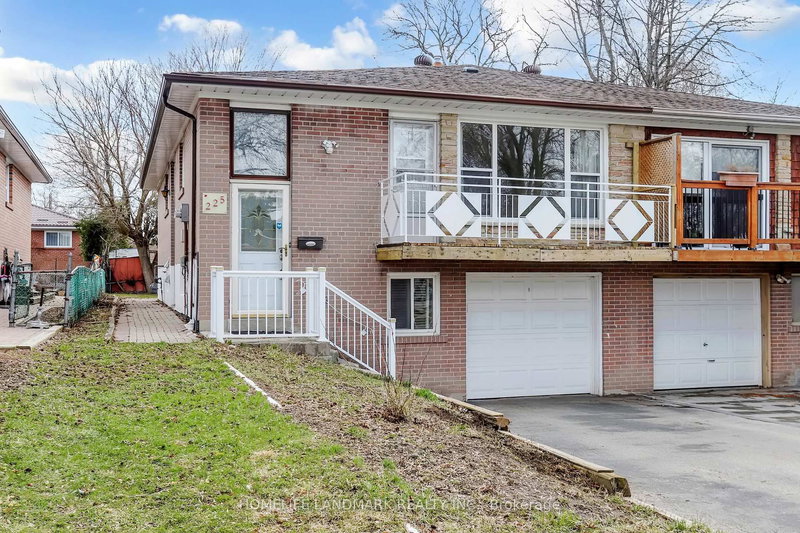 225 Pineway Blvd, Toronto, M2H 1B5 | Image 3