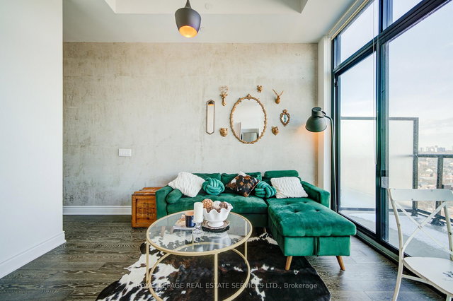 1311 - 608 Richmond Street W