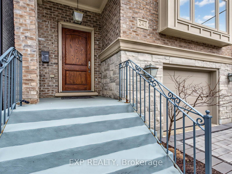 241 Poplar Plains St, Toronto, M4V 2N8 | Image 3
