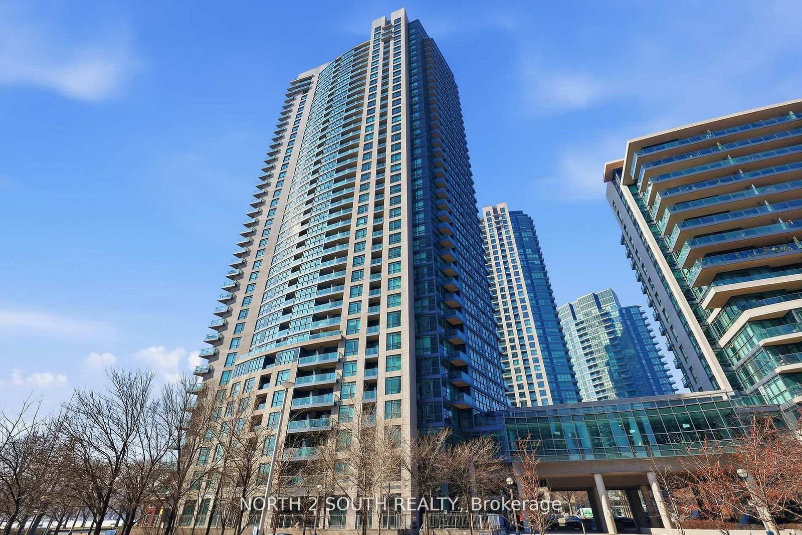 Condo for sale at 712-215 Fort York Boulevard, Toronto, Ontario, M5V 4A2 - Waterfront Communities C1 - MLS: C12966982