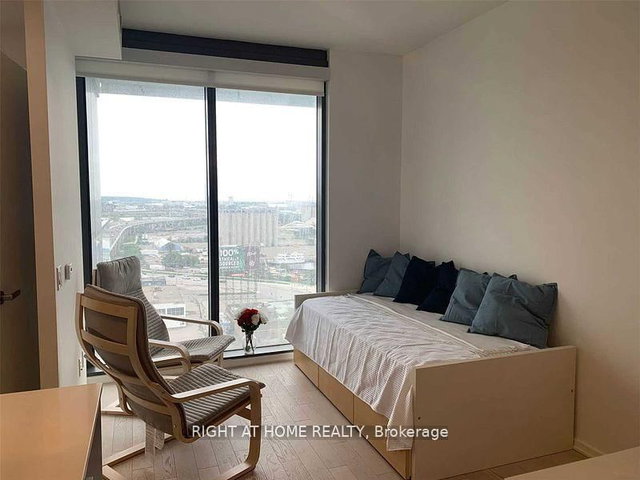 1407 - 16 Bonnycastle Street