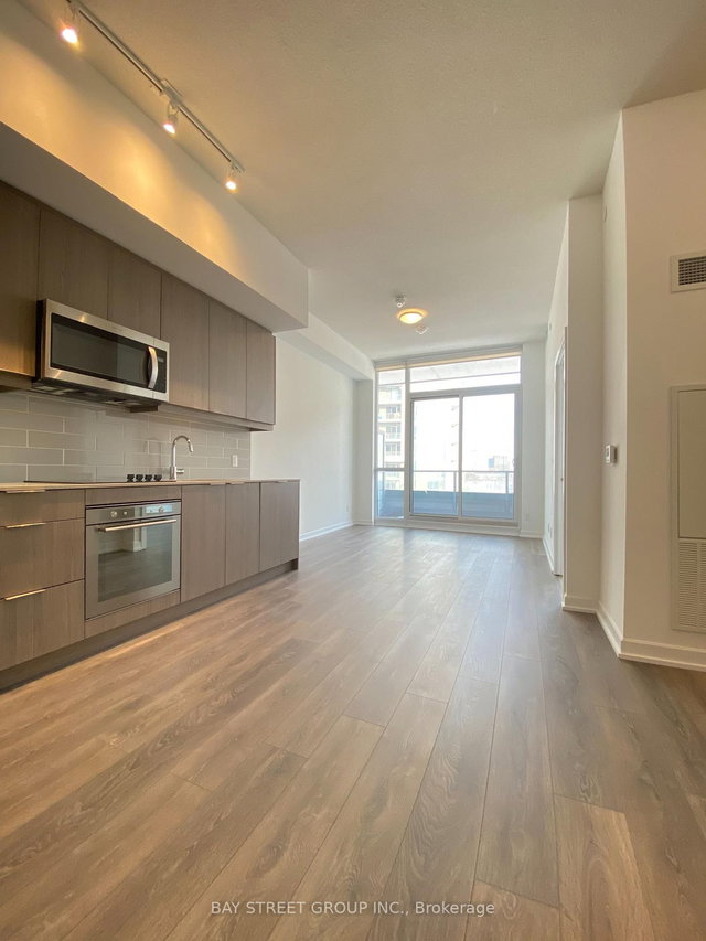 302 - 36 Forest Manor Road