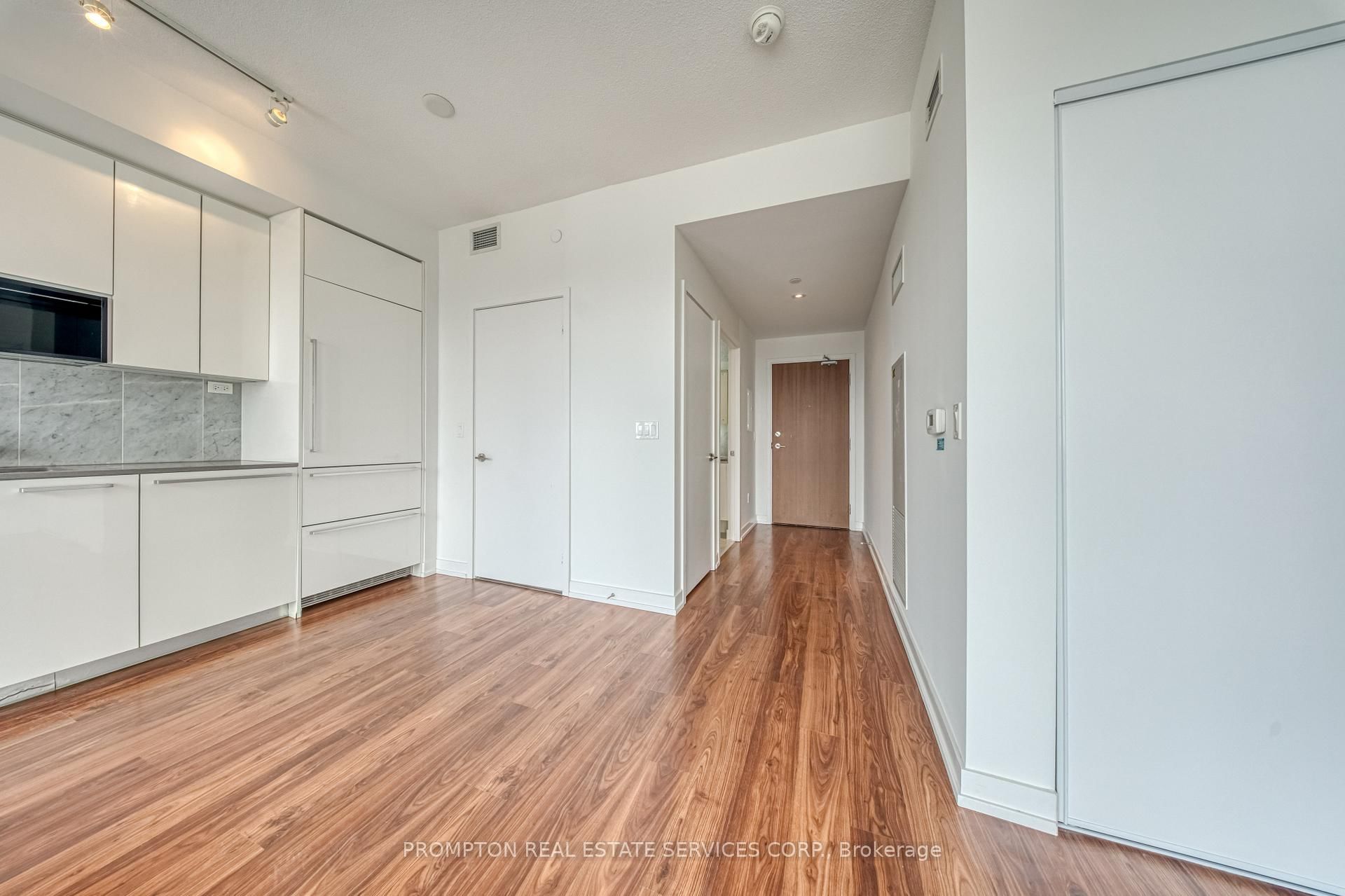 117 McMahon Drive, Unit 2801